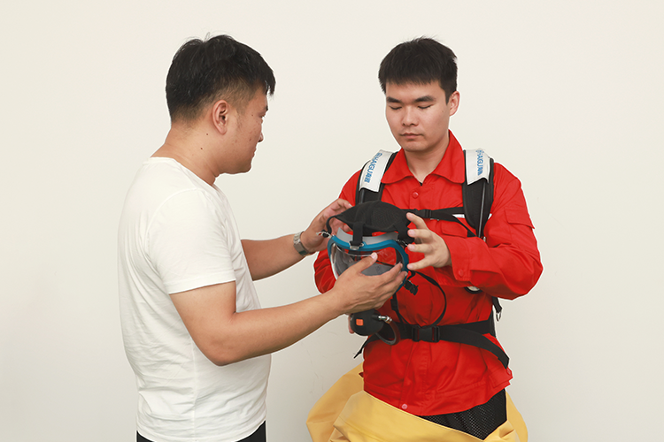 防化服穿錯＝?jīng)]防護？5分鐘掌握！防化服穿戴指南